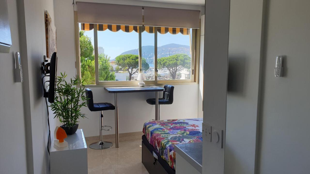 Garden And Beach Sea View Apartment Cannes Mandelieu Eksteriør bilde